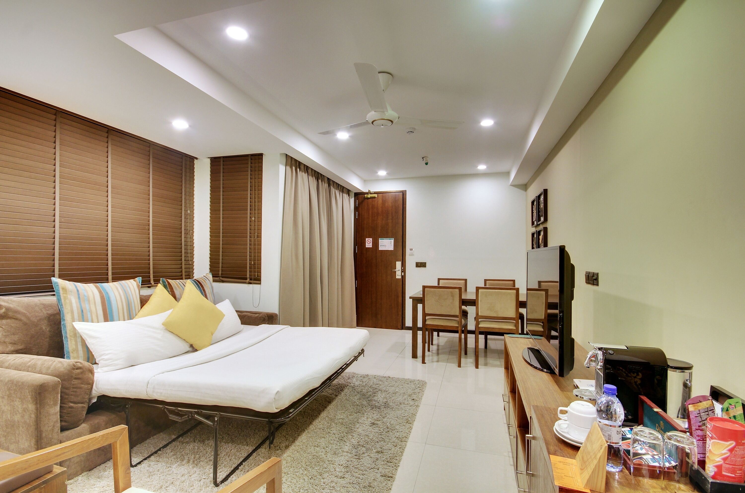 En 40-tommers LED-TV med Parabol-TV samt TV