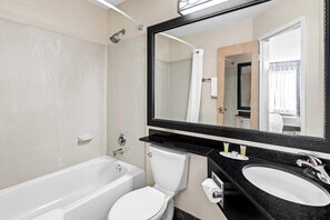 Room, 1 King Bed, Non Smoking | Bathroom | Combined shower/tub, free toiletries, hair dryer, towels - Days Inn by Wyndham Chattanooga/Hamilton Place (Chattanooga)