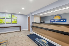 Lobby - Days Inn by Wyndham Chattanooga/Hamilton Place (Chattanooga)