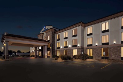 Best Western St. Louis Airport North Hotel & Suites