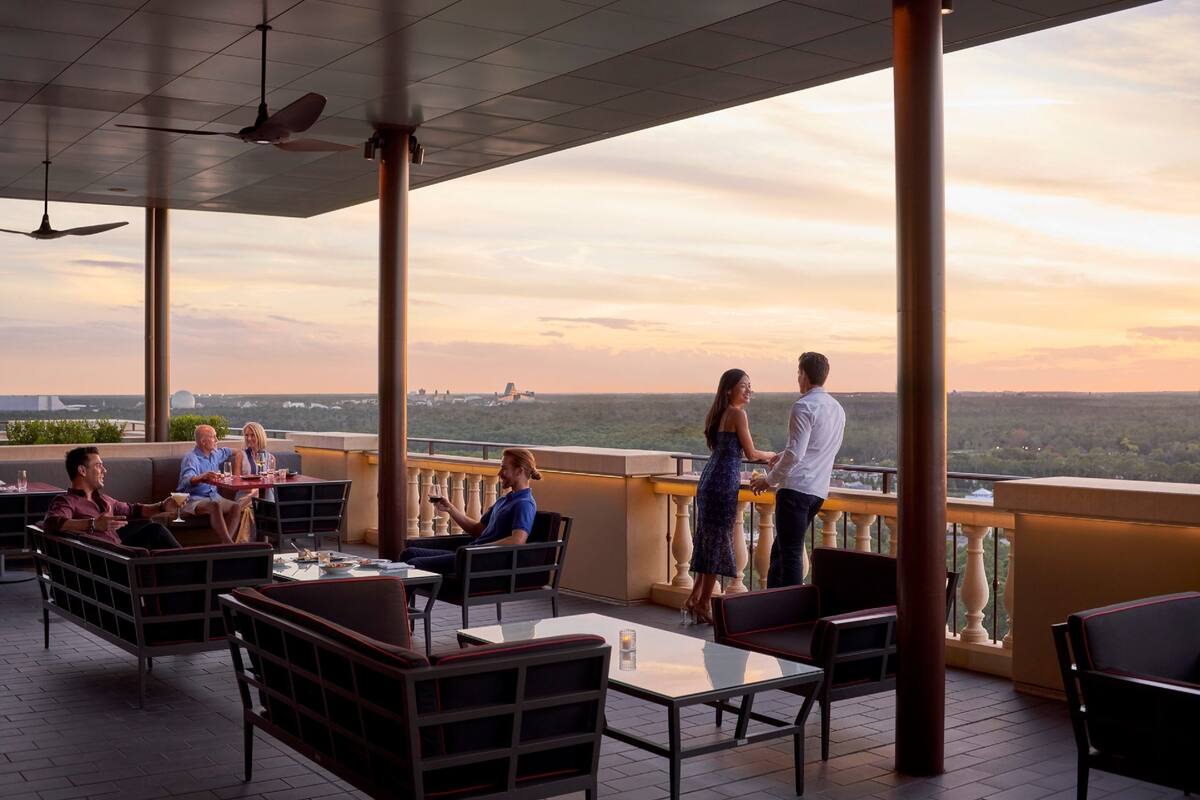 5 restaurants, breakfast, lunch, dinner served; spanish cuisine