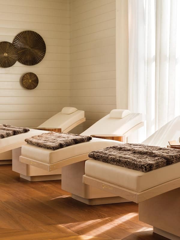 Couples treatment rooms, hot tub, steam room, body treatments
