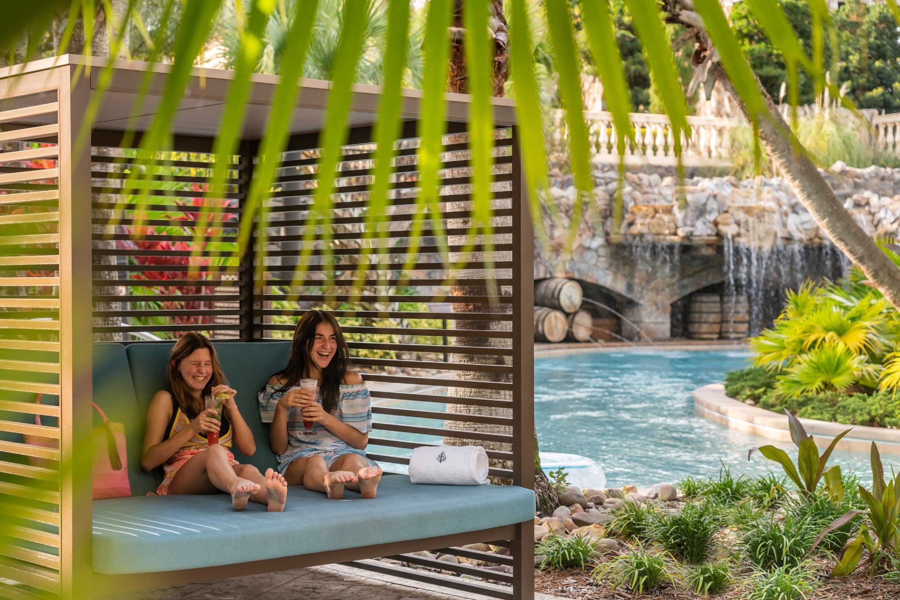 3 Außenpools, Cabañas (gegen Gebühr), Sonnenschirme