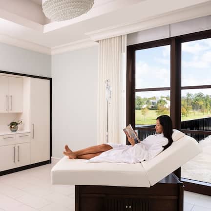 Couples treatment rooms, hot tub, steam room, body treatments