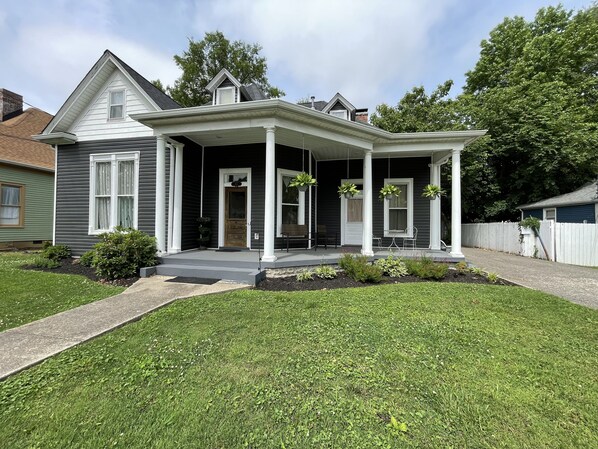 Front of property - Carriage Lane Inn (Murfreesboro)