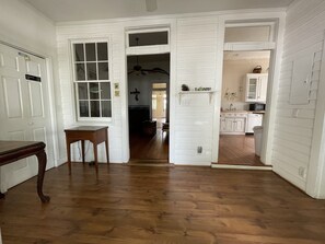 Interior detail - Carriage Lane Inn (Murfreesboro)