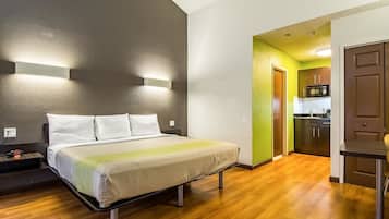 Bureau, fer et planche Ă repasser, Wi-Fi gratuit, draps fournis