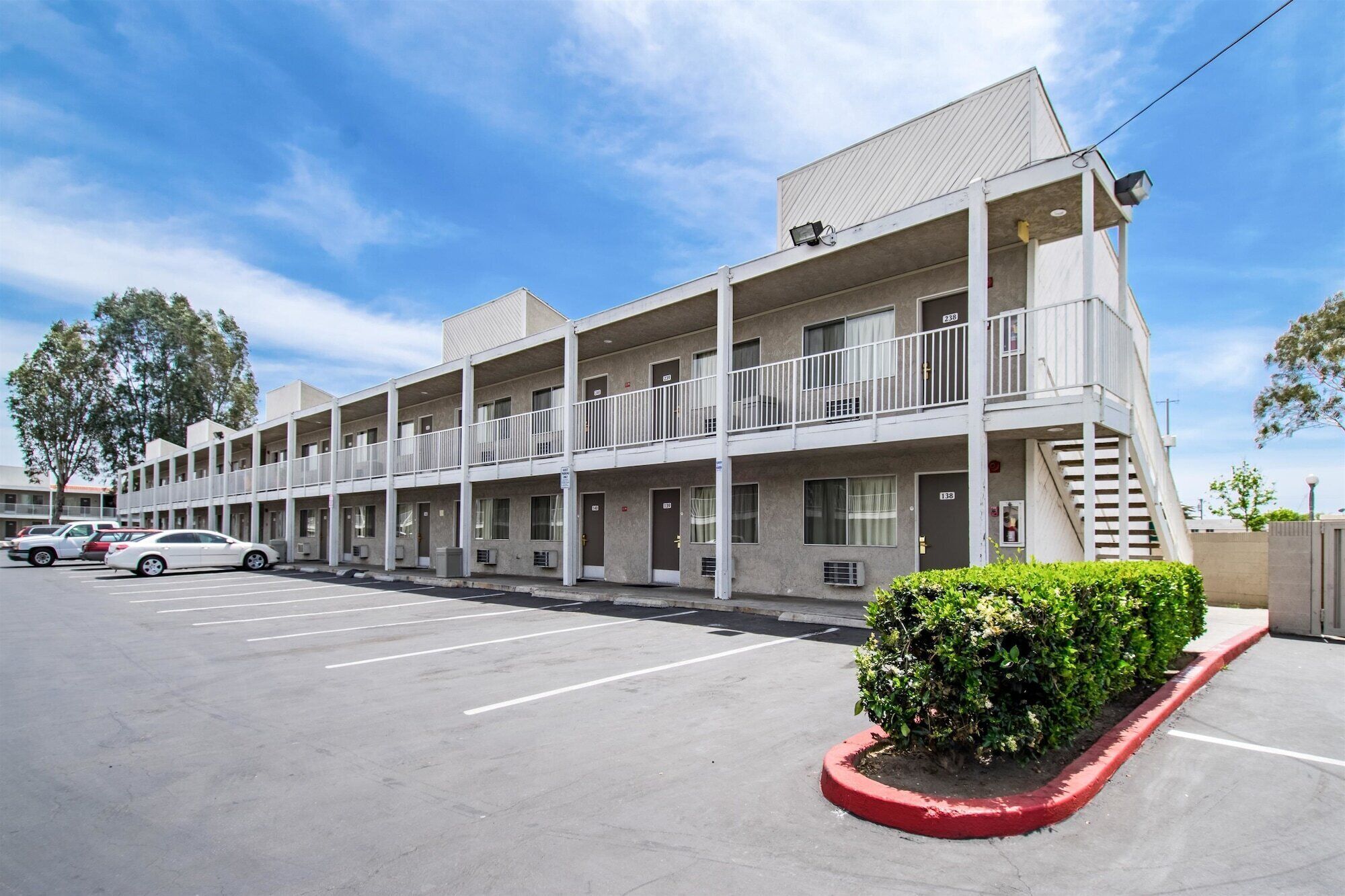 숙박 시설 정면