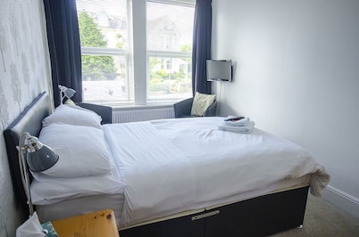 Headlands - Room Only Accommodation