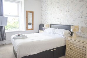 Individually furnished, bed sheets