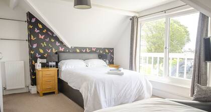 Headlands - Room Only Accommodation