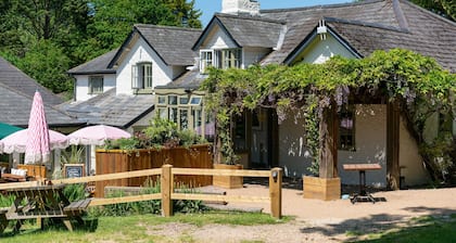 High Corner Inn