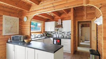 2 Bedroom Lodge with Hot TUB | Private kitchen | Full-size fridge, microwave, oven, stovetop