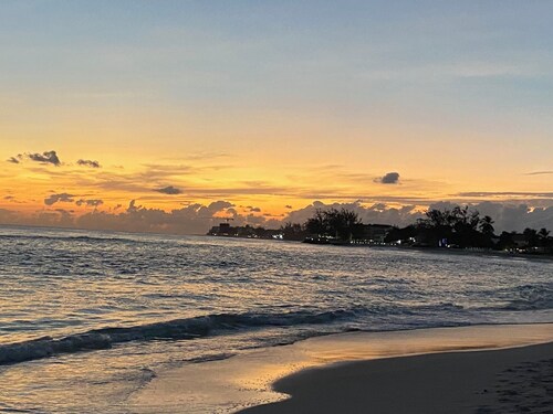  Barbados Chi Guest House