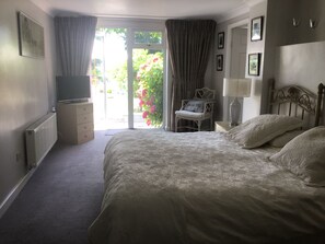 Luksus-dobbeltrom, eget bad (Garden room kitchenette)