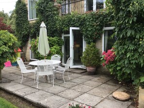 Luxury Double Room, Ensuite (Garden room kitchenette) | Garden - Spinneycross (Corsham)