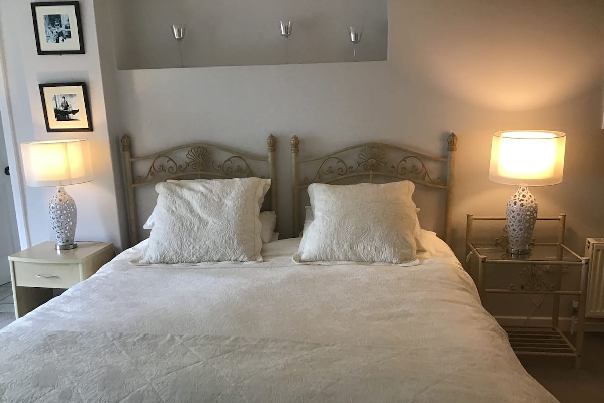 Luxury Double Room, Ensuite (Garden room kitchenette) | 1 bedroom, WiFi