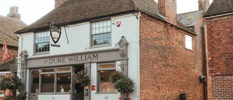 المنشأة من الخارج