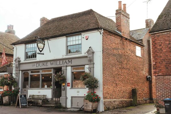 Exterior - The Duke William (Canterbury)