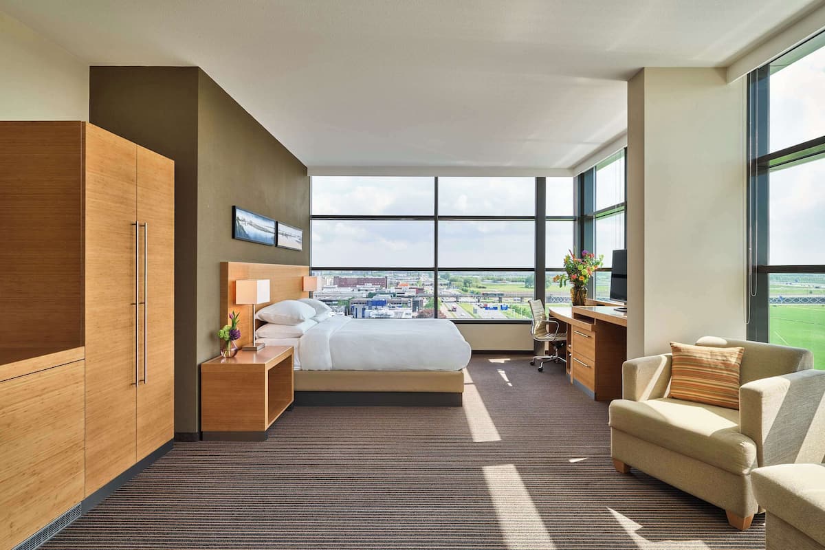 room, 1 king bed (hp large) | in-room safe, laptop workspace, soundproofing, iron/ironing board