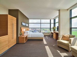 Room, 1 King Bed (HP Large) | In-room safe, laptop workspace, soundproofing, iron/ironing board - Hyatt Place Amsterdam Airport (Hoofddorp)