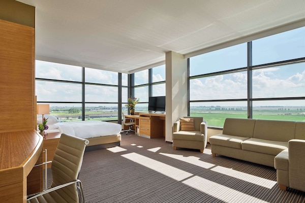 Kamar, 1 Tempat Tidur King (HP Large) | Brankas, ruang kerja ramah laptop, kedap suara, dan setrika/meja setrika