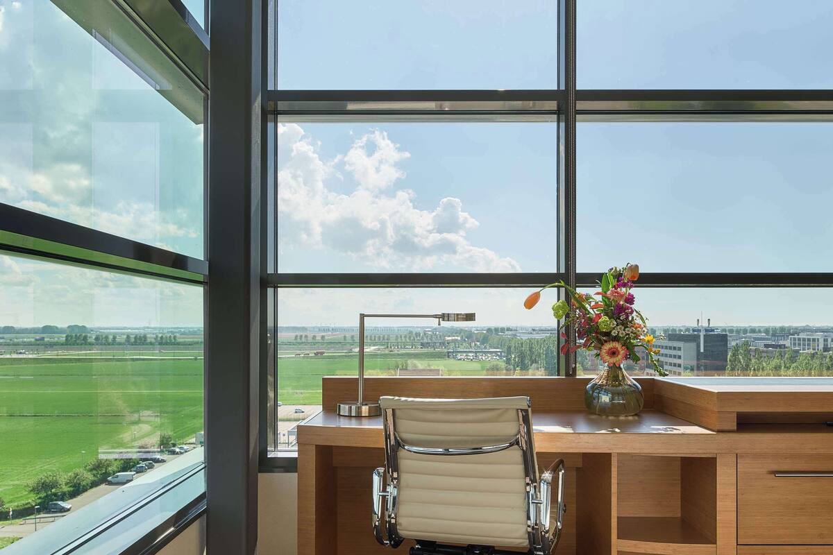 room, 1 king bed (hp large) | in-room safe, laptop workspace, soundproofing, iron/ironing board