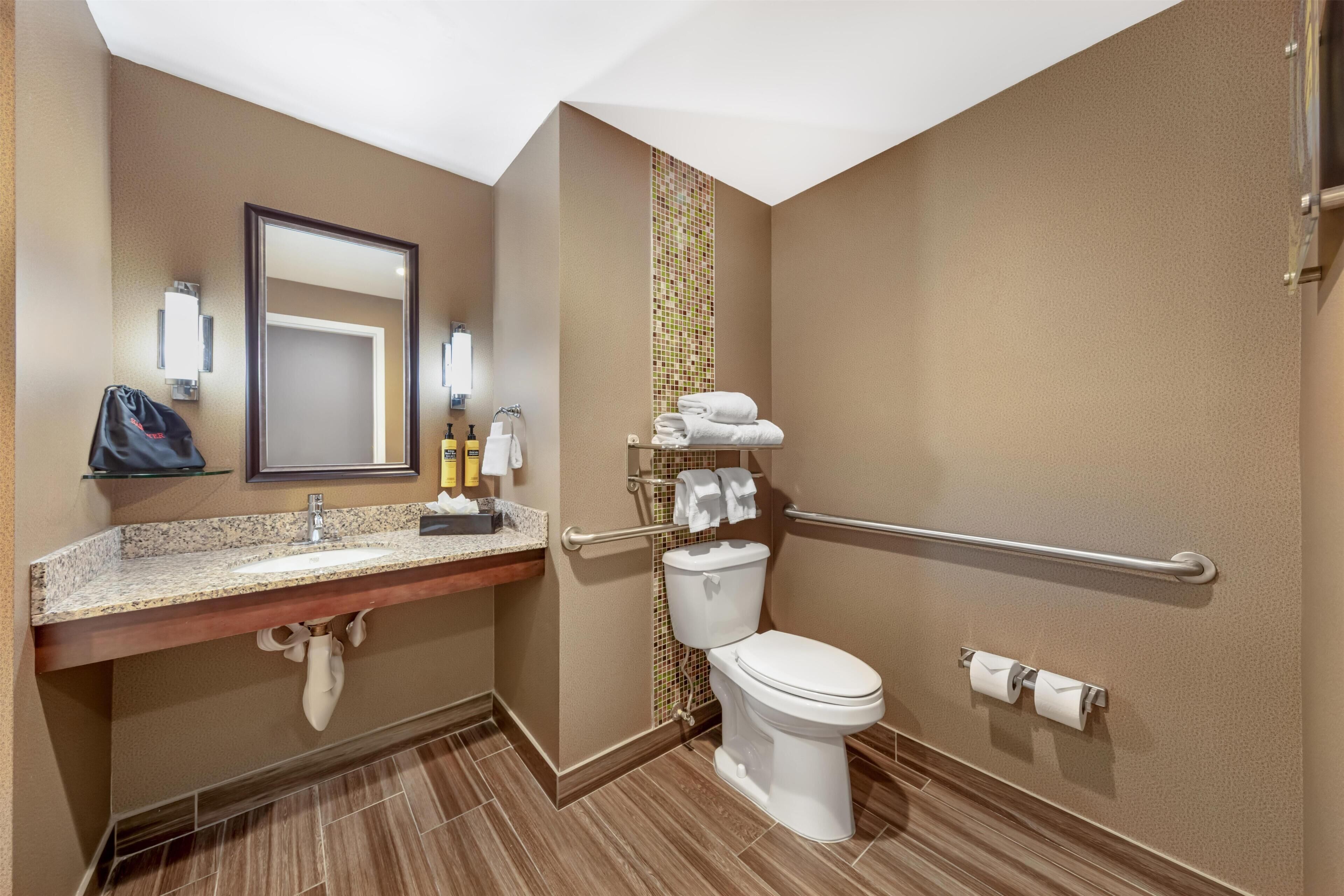 Amenidades de baño gratuitas, secadora de cabello, toallas 