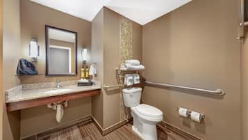 Perlengkapan mandi gratis, pengering rambut, dan handuk