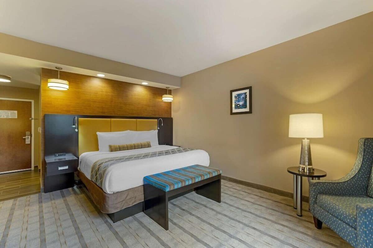 Surmatelas, coffres-forts dans les chambres, bureau