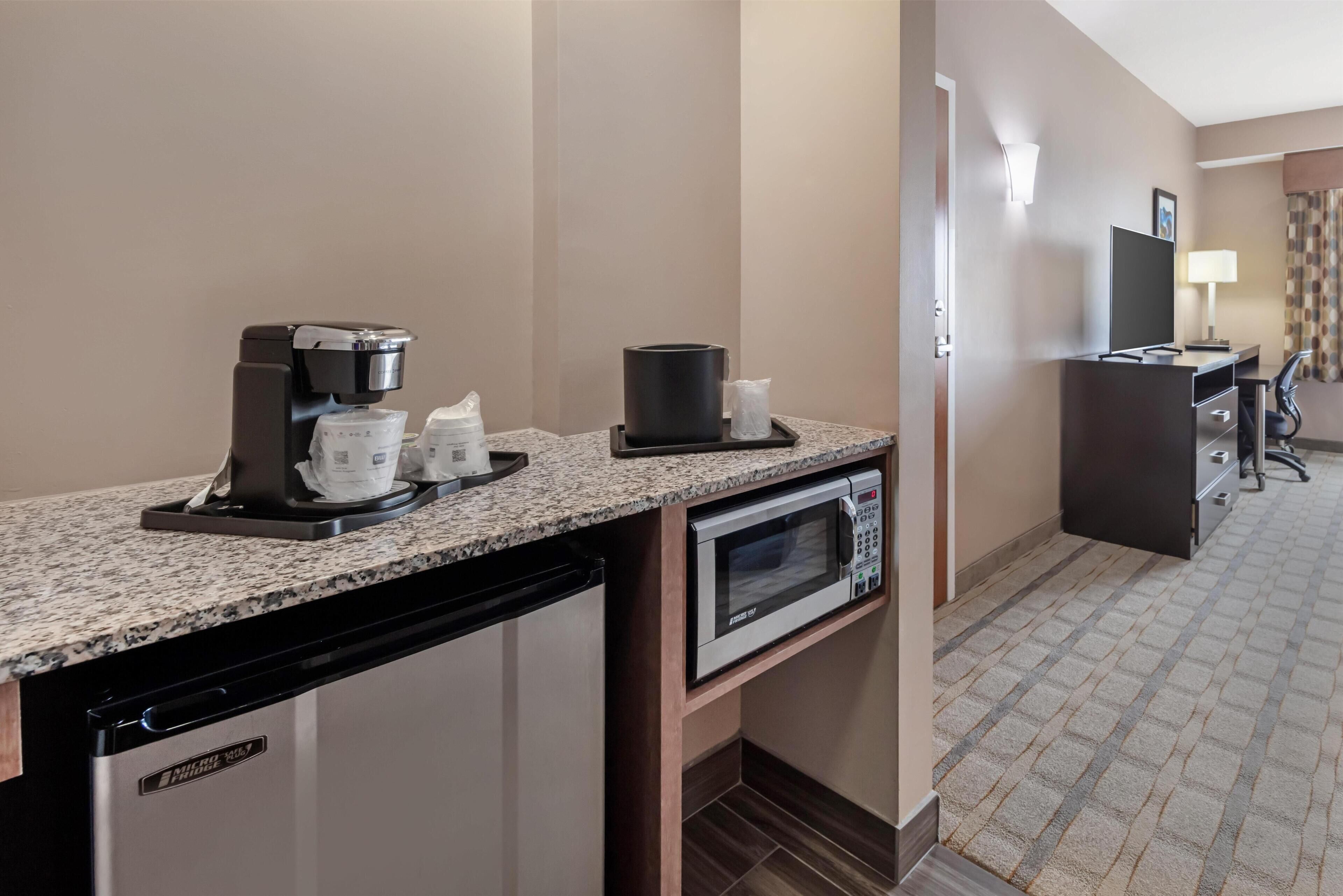 Standard Room, 1 King Bed, Non Smoking, Refrigerator & Microwave