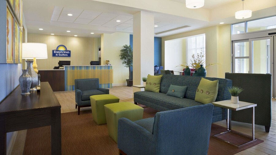 Days Inn & Suites by Wyndham Belmont