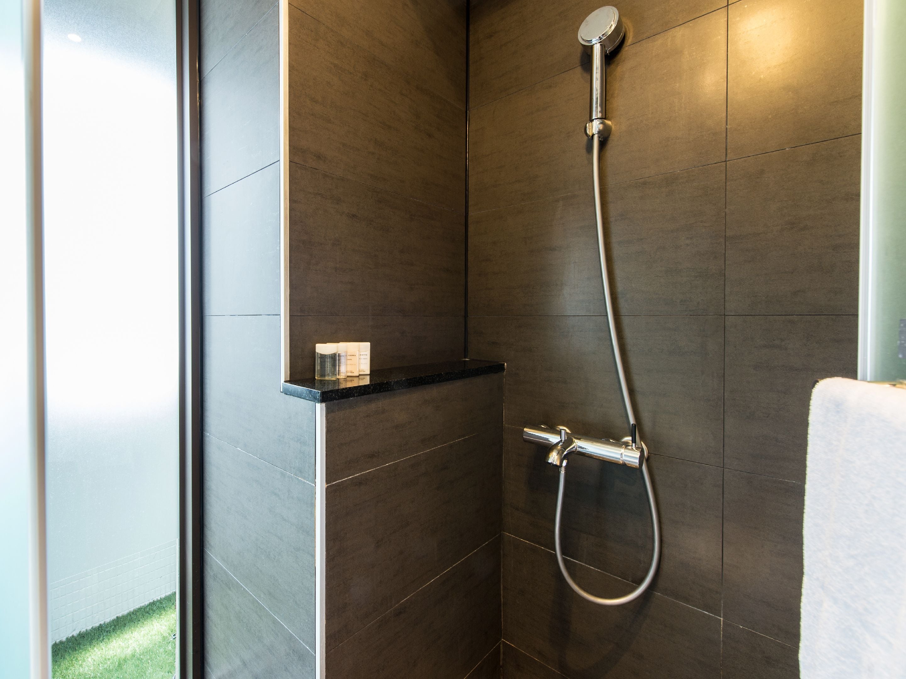 elite double room, higher floor | premium bedding, select comfort beds, free minibar, in-room safe