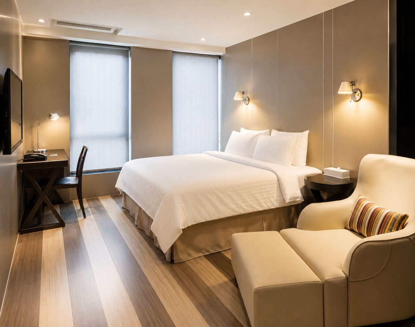 Premium bedding, Select Comfort beds, free minibar, in-room safe