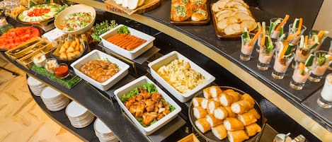 Petit déjeuner buffet