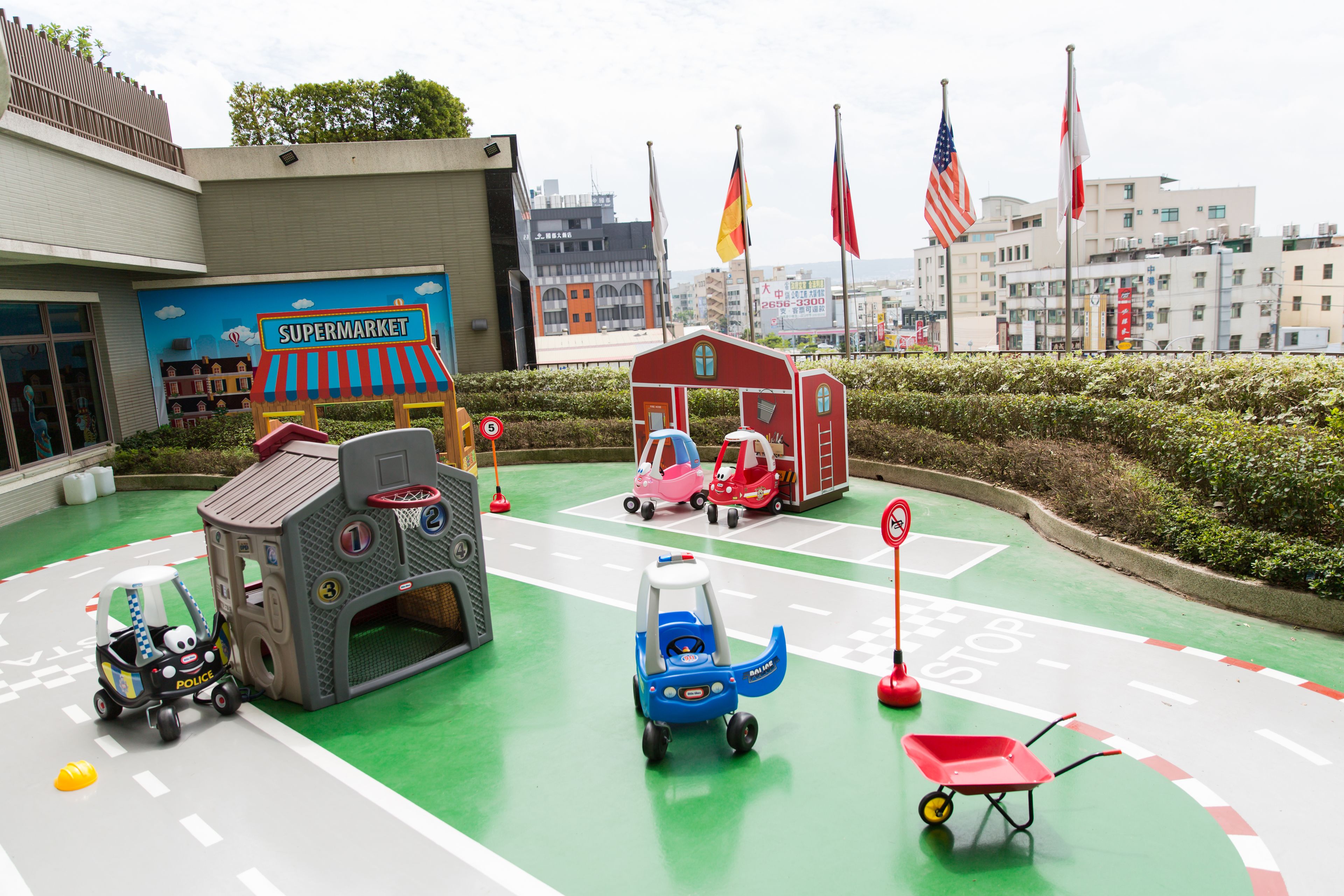 children’s play area – outdoor