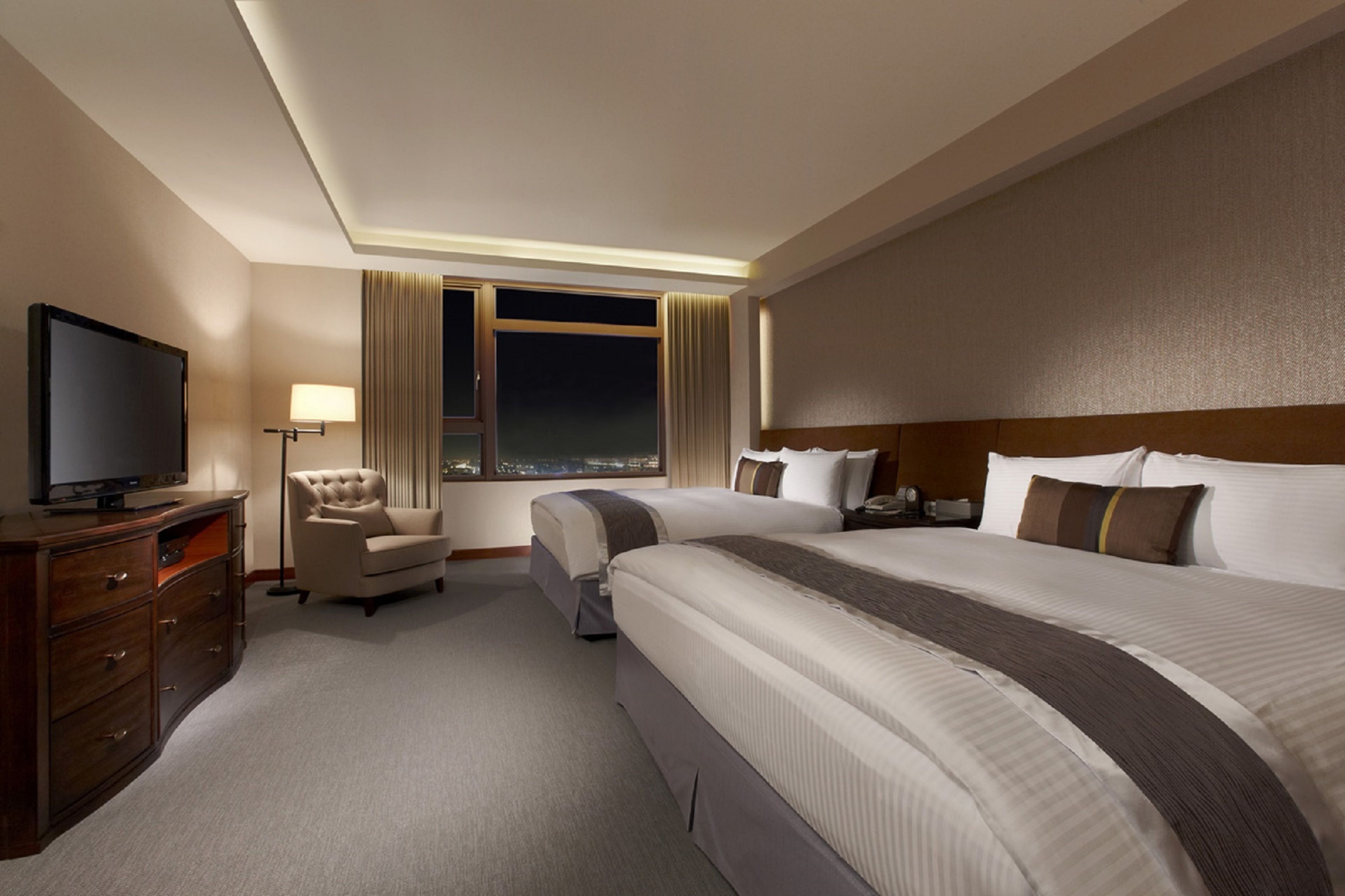 exclusive suite | 1 bedroom, in-room safe, desk, free wifi