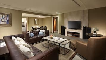 Grand Suite | 1 bedroom, in-room safe, desk, free WiFi