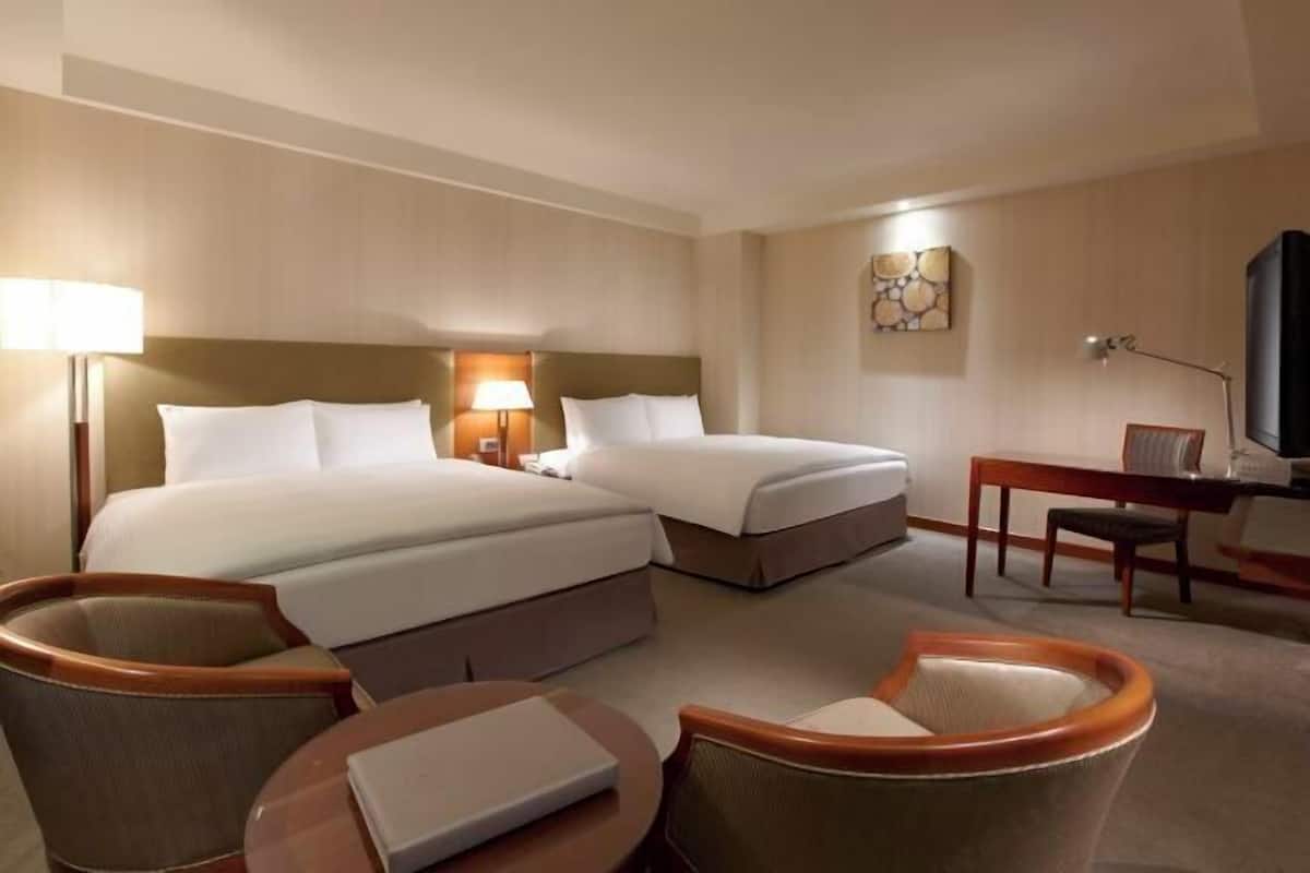 Coffres-forts dans les chambres, bureau, Wi-Fi gratuit, draps fournis
