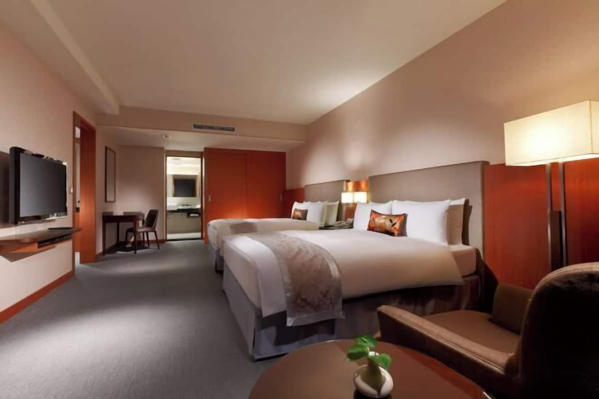 Coffres-forts dans les chambres, bureau, Wi-Fi gratuit, draps fournis