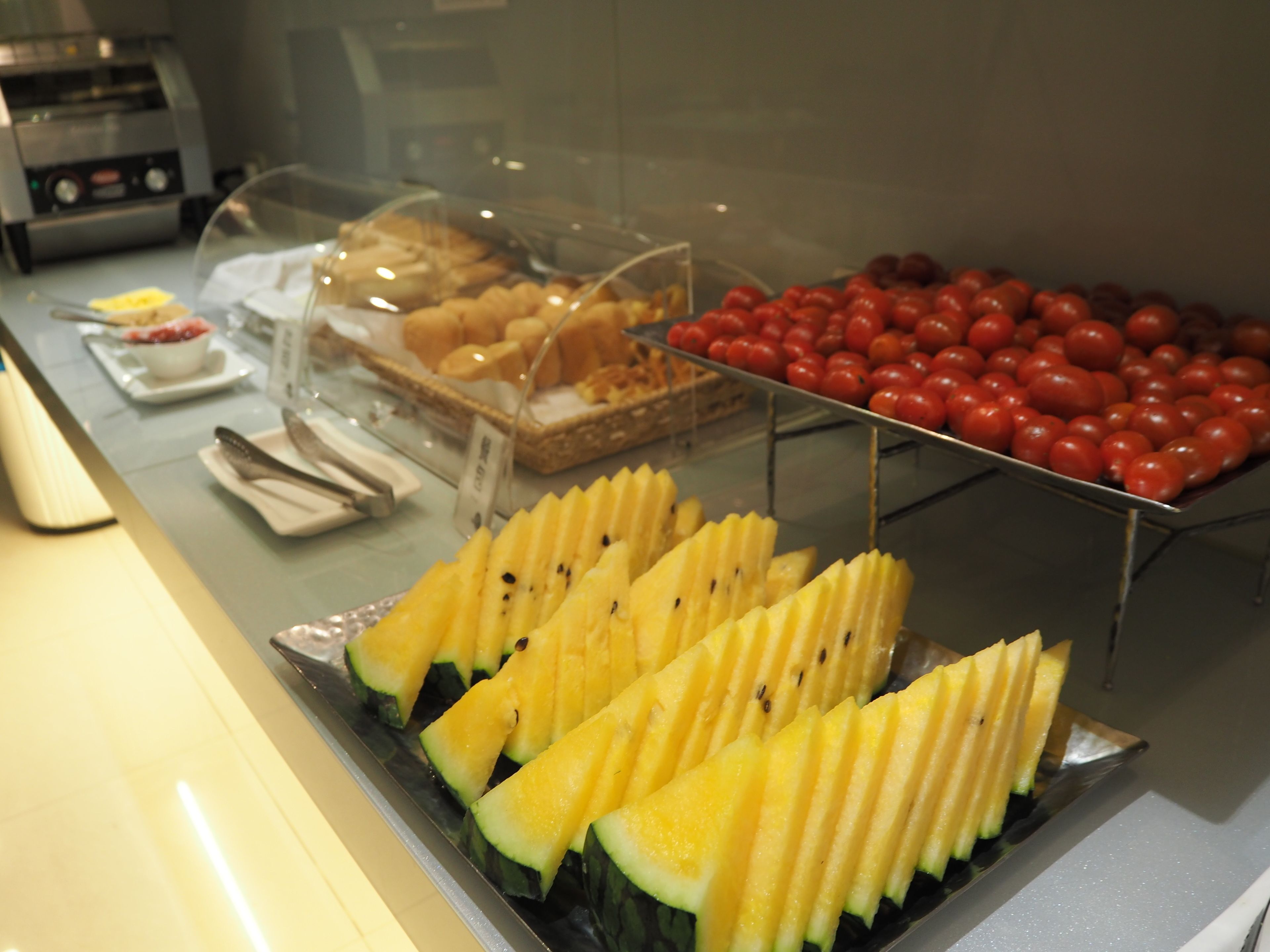 free daily self-service breakfast