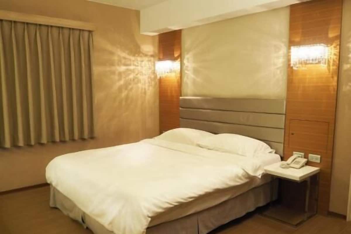 Down comforters, minibar, desk, blackout drapes