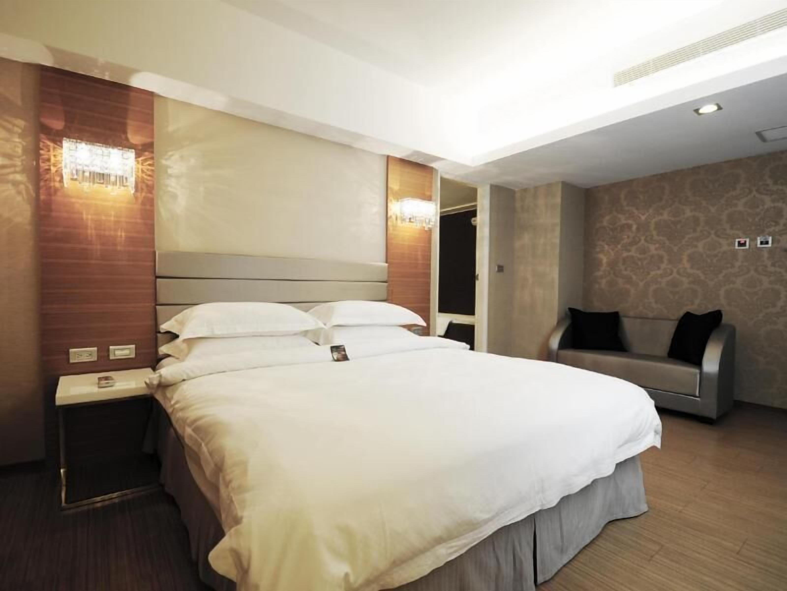 Down comforters, minibar, desk, blackout drapes