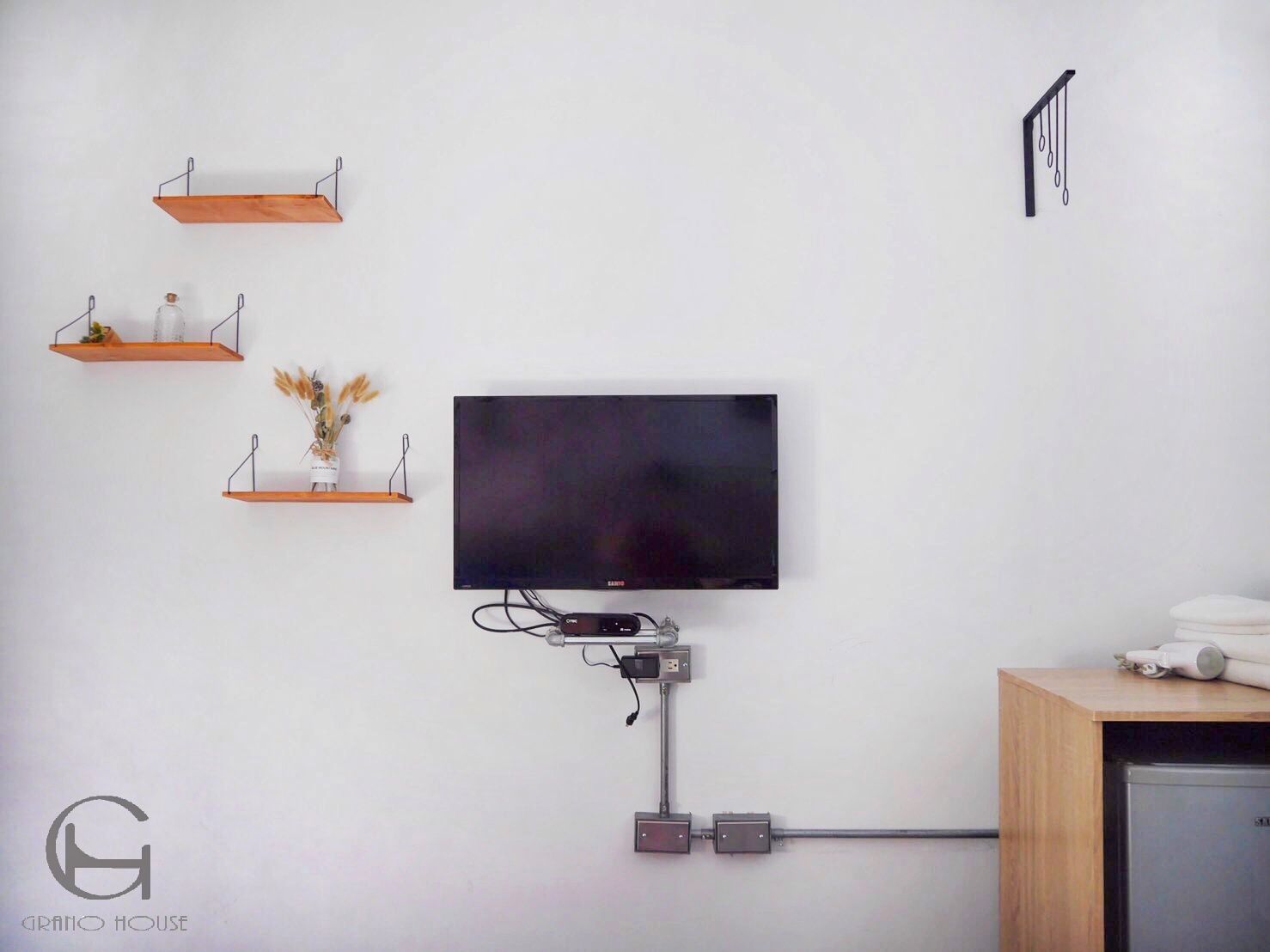 classic double room | individually decorated, individually furnished, desk, blackout curtains