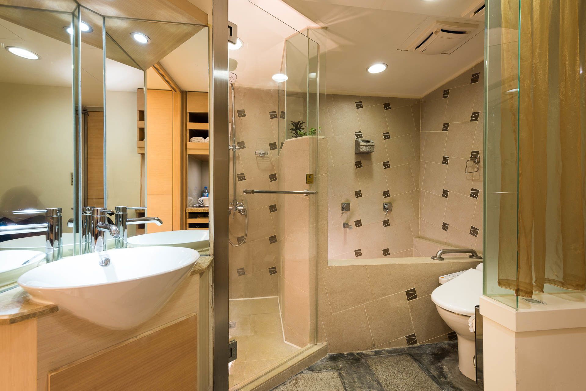 free toiletries, hair dryer, bathrobes, slippers