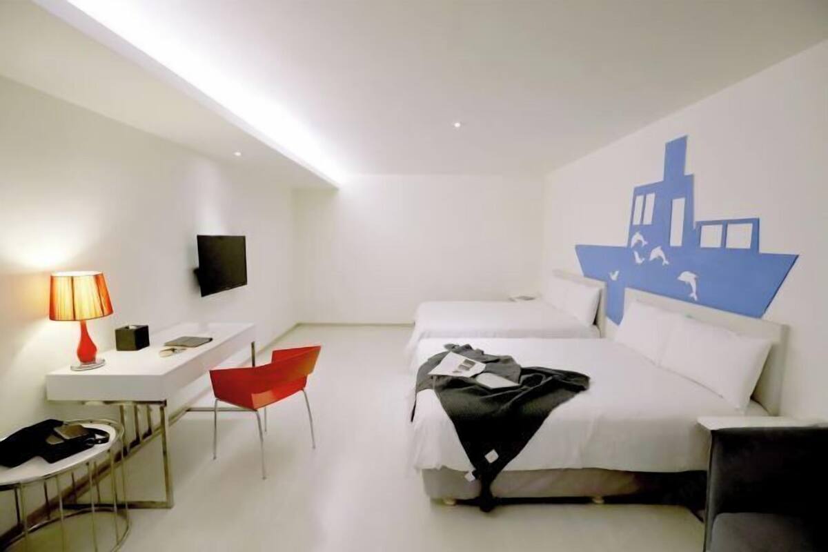 1 slaapkamer, luxe beddengoed, een bureau, geluiddichte muren