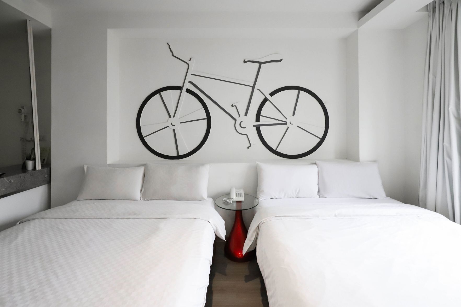 1 soverom, sengetøy av topp kvalitet, skrivebord og lydisolert