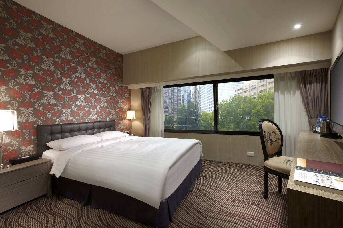 Pillowtop beds, in-room safe, blackout drapes, soundproofing