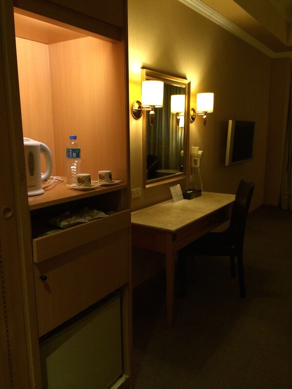 Free minibar, in-room safe, desk, laptop workspace