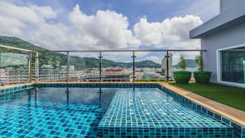 Penthouse Suite - Private Pool | In-room safe, desk, free cots/infant beds, rollaway beds